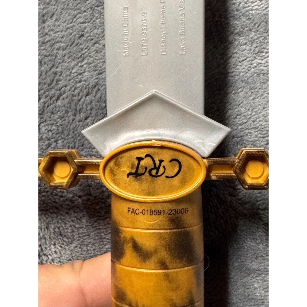 Disney Parks Cinderella Royal Table CRT Toy Sword Gold Silver Knight Kids 17" - Picture 3 of 6